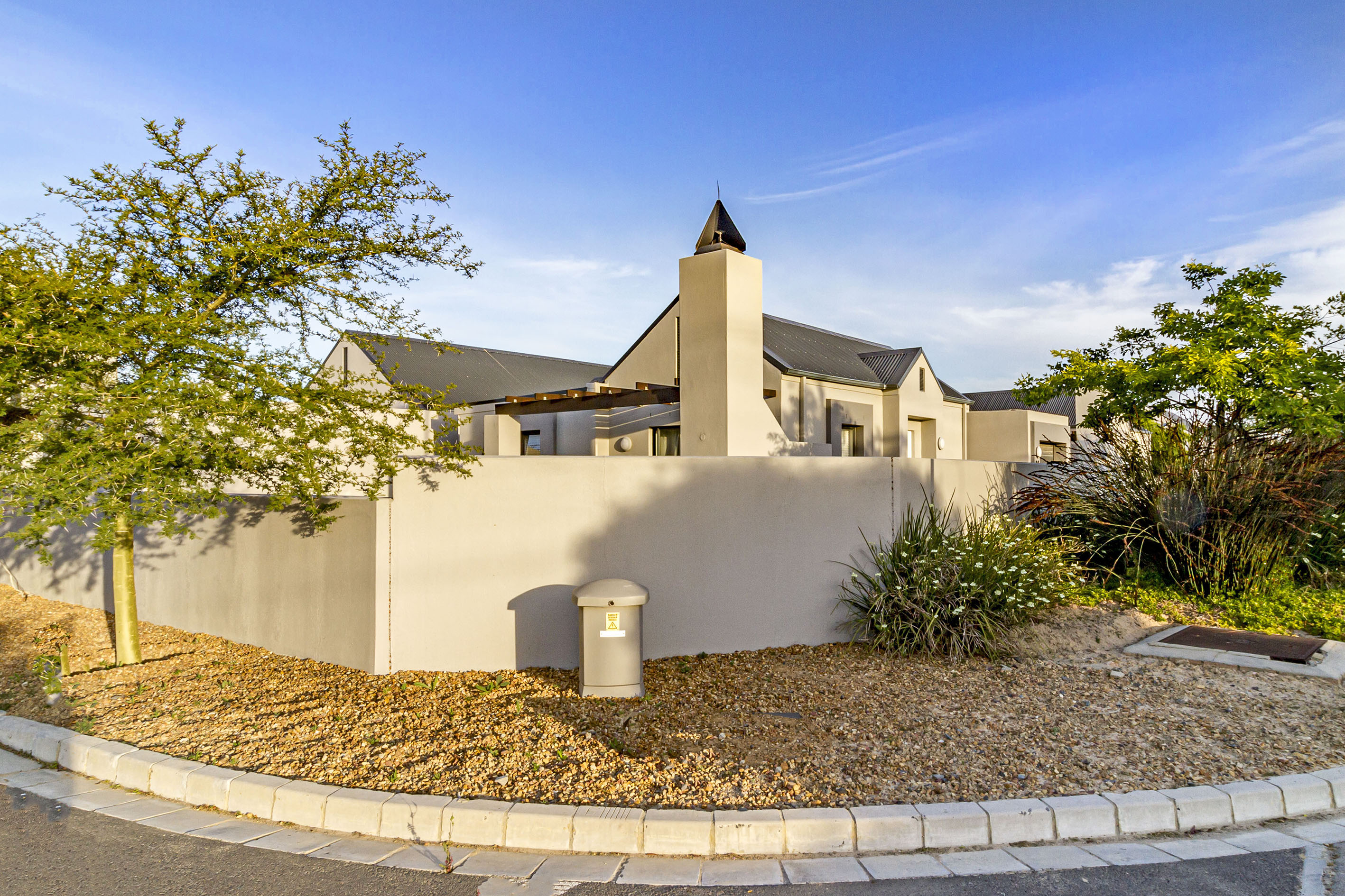 2 Bedroom Property for Sale in Aan de Wijnlanden Western Cape